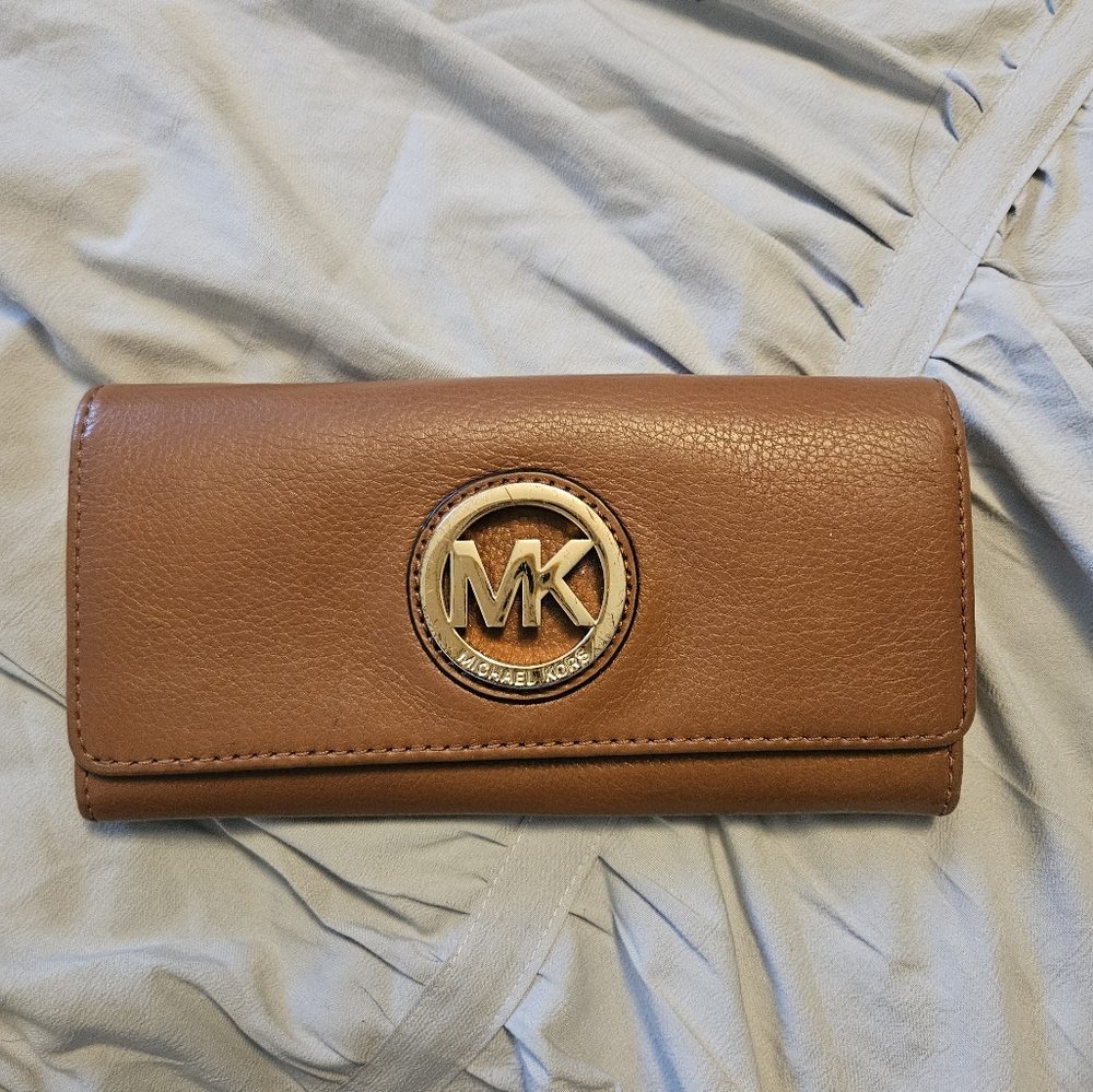 Michael Kors Logo Brown Leather Wallet Clutch